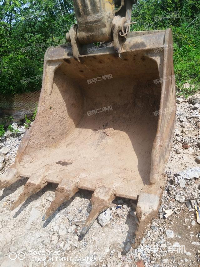 鏟斗右后整體（工作和回轉(zhuǎn)裝置）