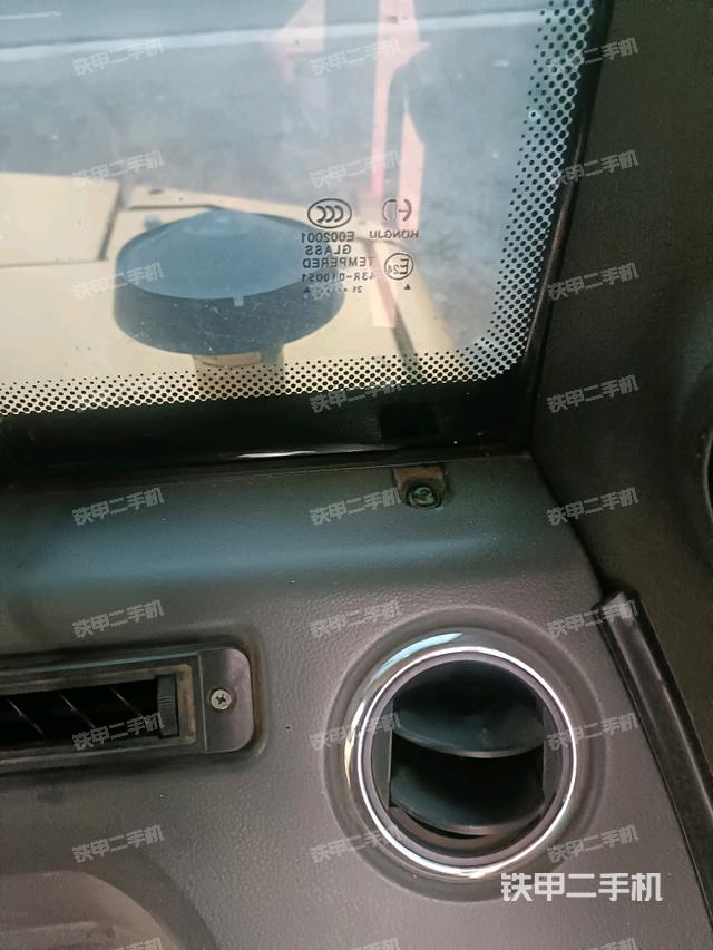 后窗玻璃角标（驾驶室部分）