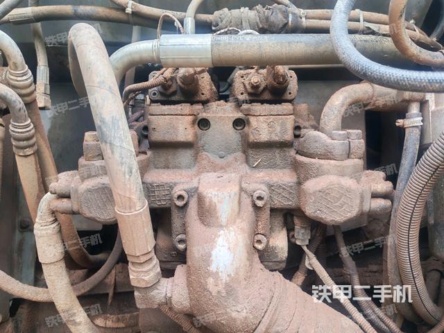 液压泵斜45 左（大件舱室）