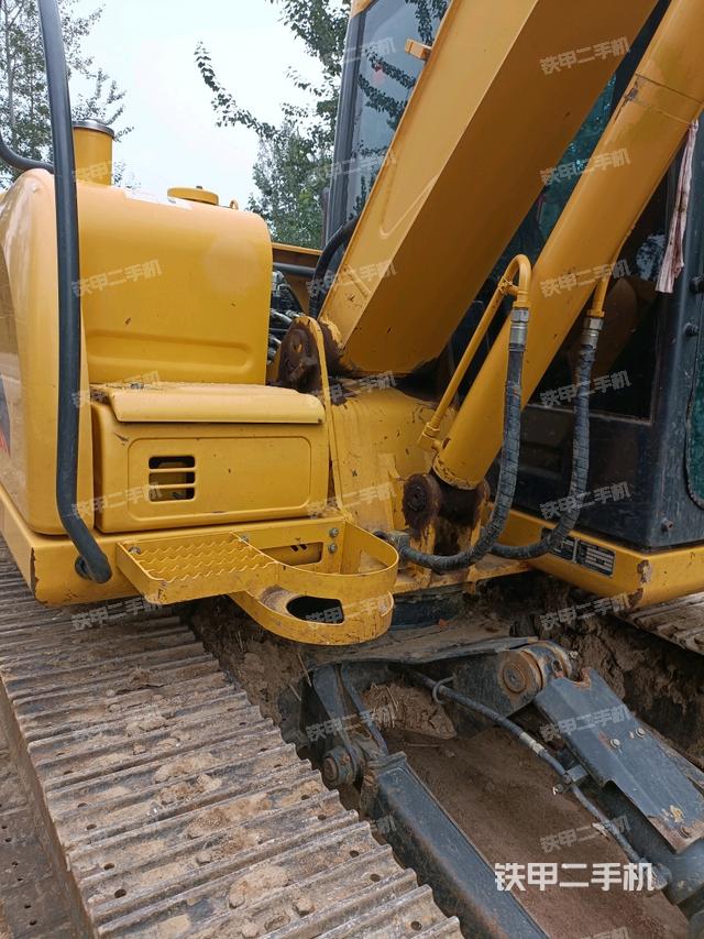 转盘和下车架正前（工作和回转装置）