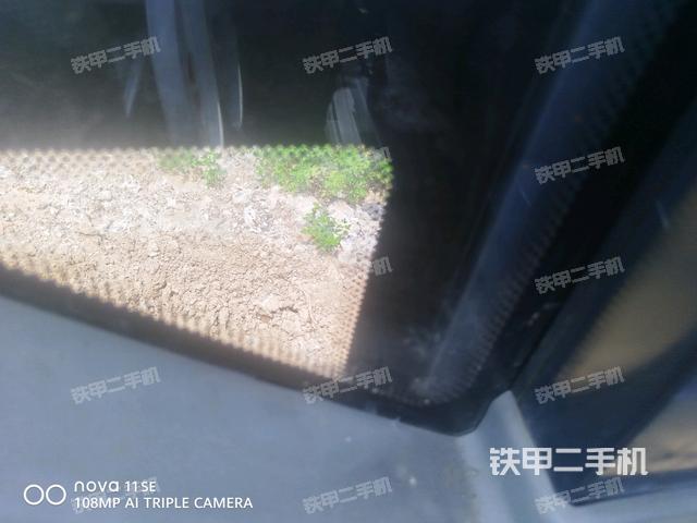 后窗玻璃角標（駕駛室部分）