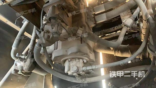 液壓泵艙室正面整體（整機(jī)外觀）