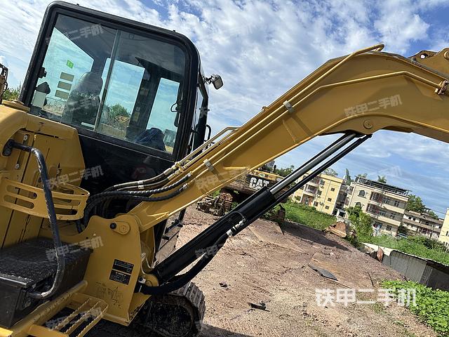 駕駛室頂部（整機(jī)外觀）