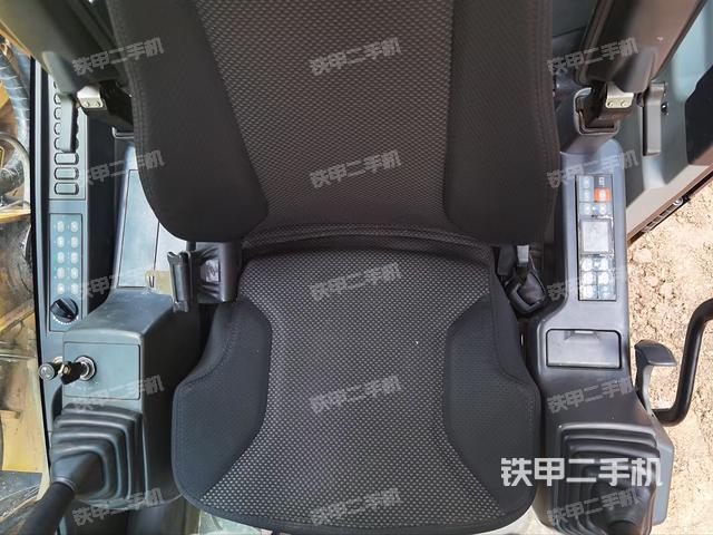 座椅左側(cè)控制臺(tái)/音響/含左手柄（駕駛室部分）