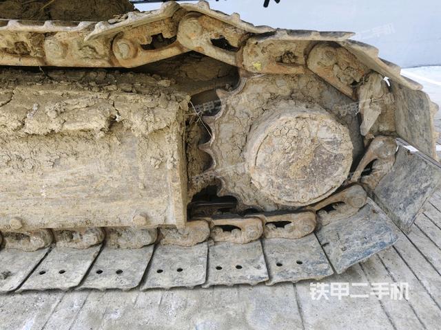 右驱动轮（行走机构）