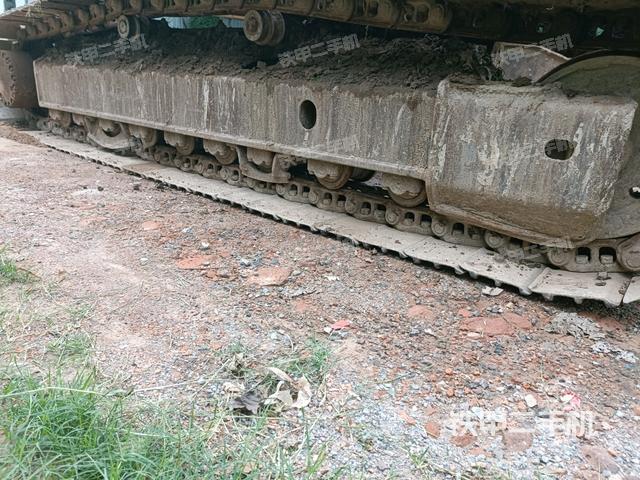 右驱动轮（行走机构）