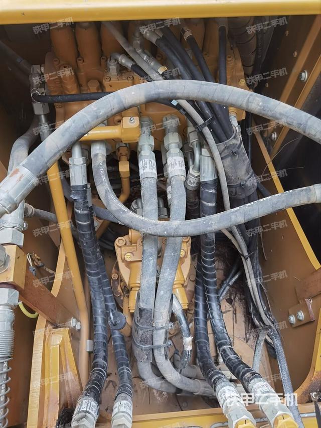 回轉(zhuǎn)馬達(dá)（上車(chē)部件）