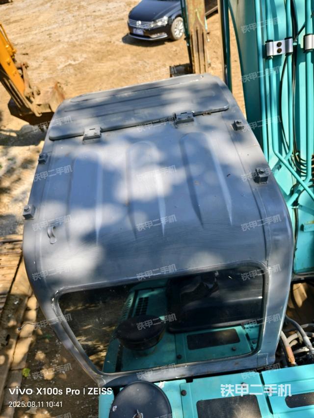 驾驶室顶部（整机外观）