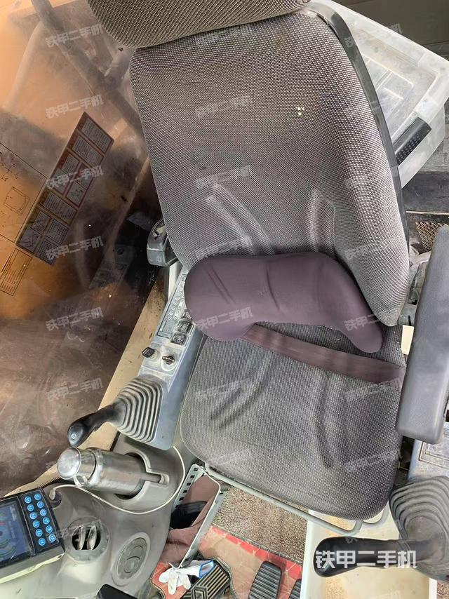 驾驶室整体（整机外观）