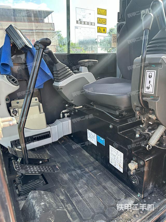 駕駛室整體（整機(jī)外觀）