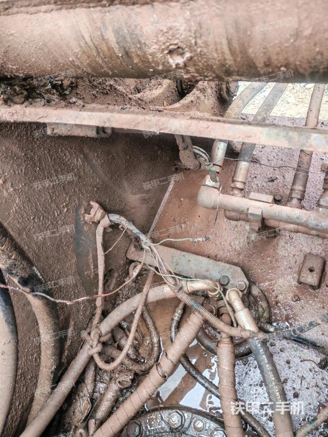 气门室盖螺丝特写（上车部件）