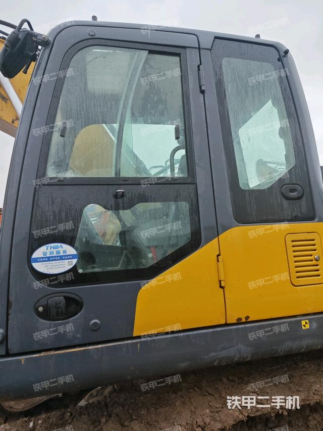 駕駛室正側(cè)（駕駛室部分）