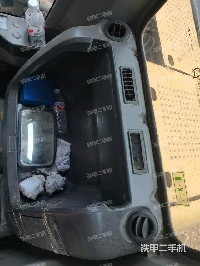 座椅后部（驾驶室部分）