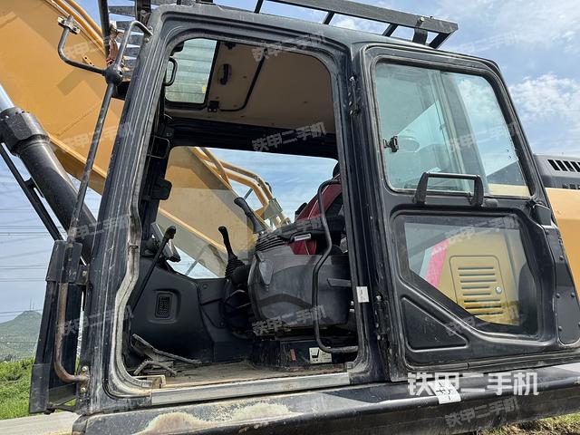 驾驶室整体（整机外观）