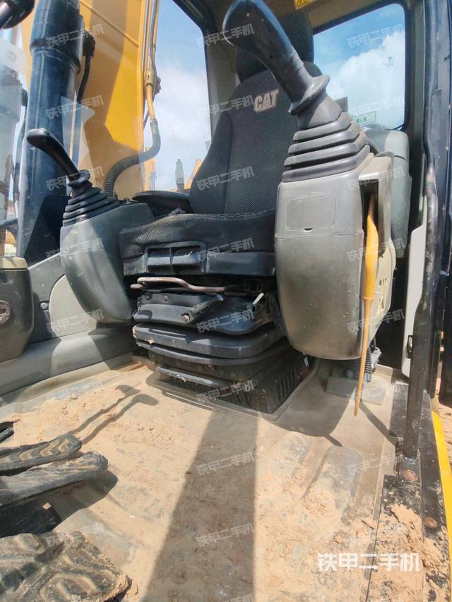 駕駛室整體（整機(jī)外觀）