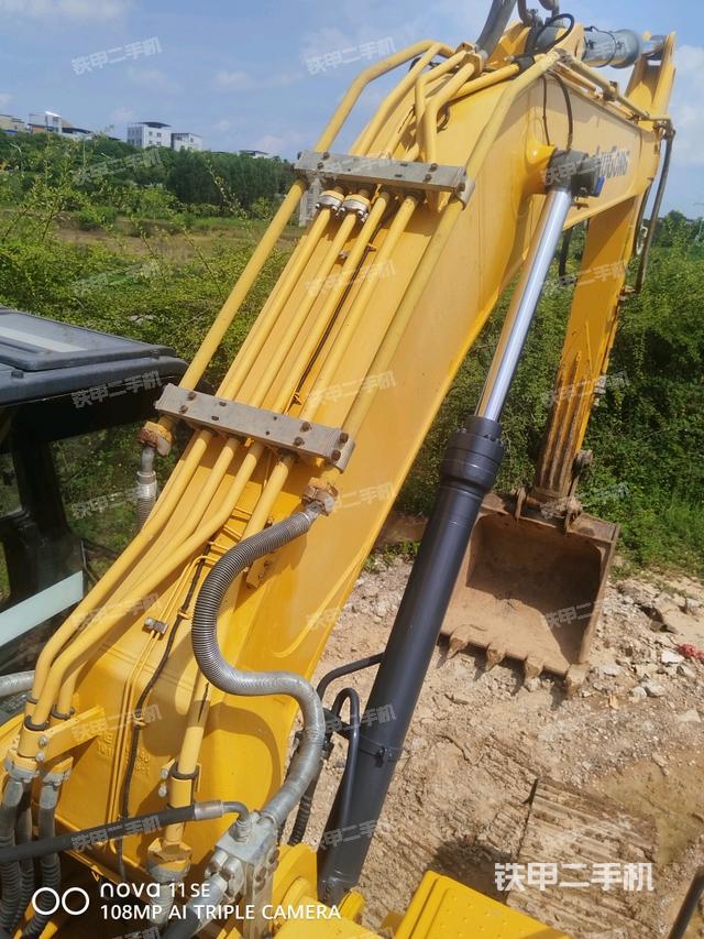 大臂背部俯視（工作和回轉(zhuǎn)裝置）