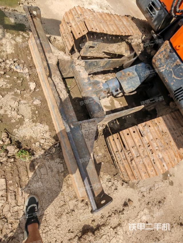 驾驶室顶部（整机外观）