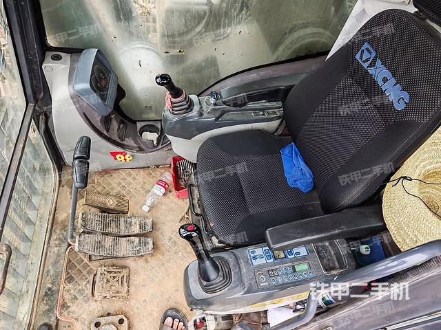 驾驶室整体（整机外观）