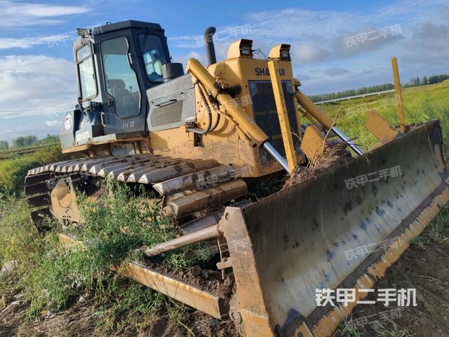 整機(jī)右側(cè)（設(shè)備外觀及核心部件）