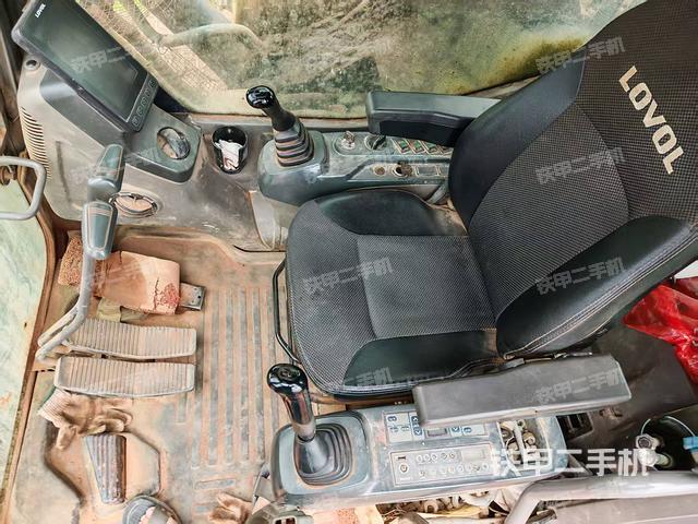 驾驶室整体（整机外观）