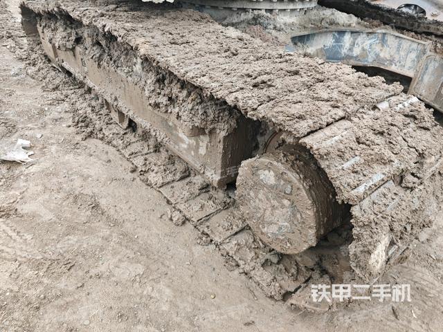 左側(cè)履帶整體?（行走機(jī)構(gòu)）