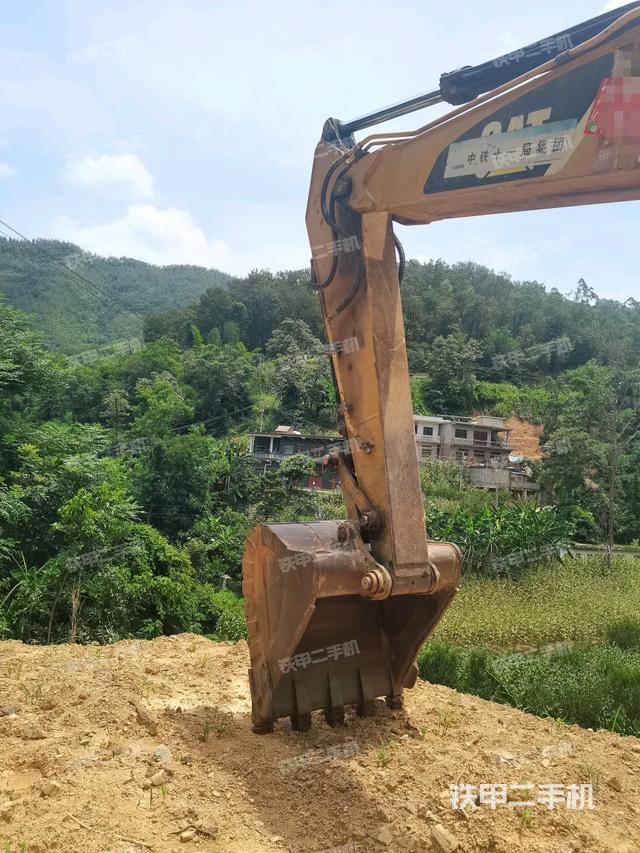 小臂整体左后（工作和回转装置）