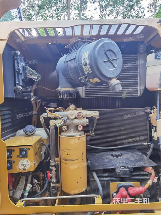 散熱器正面（大件艙室）