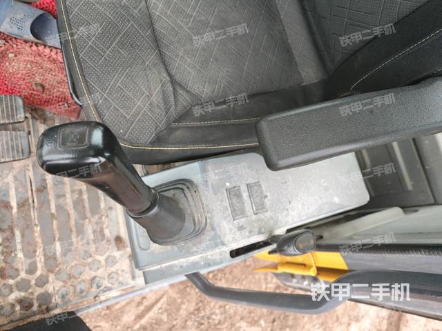 座椅左側(cè)控制臺(tái)/音響/含左手柄（駕駛室部分）