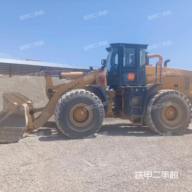 龙工LG860装载机