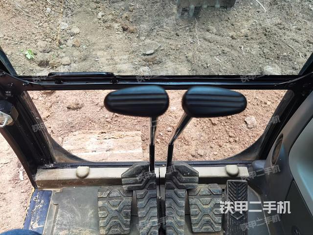 駕駛室左前45度（駕駛室部分）