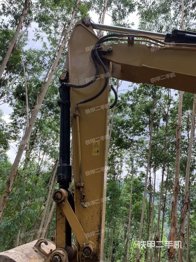 大臂背部俯視（工作和回轉(zhuǎn)裝置）