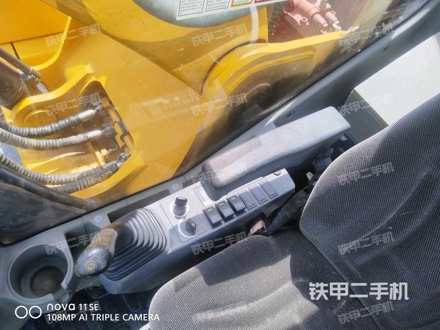 座椅左側(cè)控制臺/音響/含左手柄（駕駛室部分）