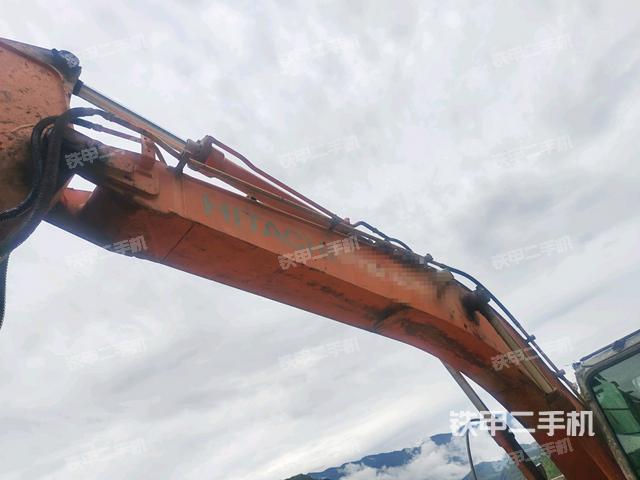 转盘和下车架正前（工作和回转装置）