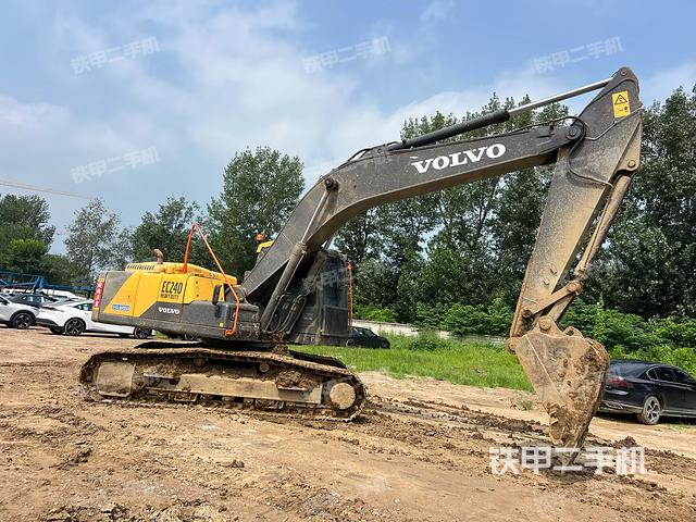 沃尔沃EC240BLC挖掘机