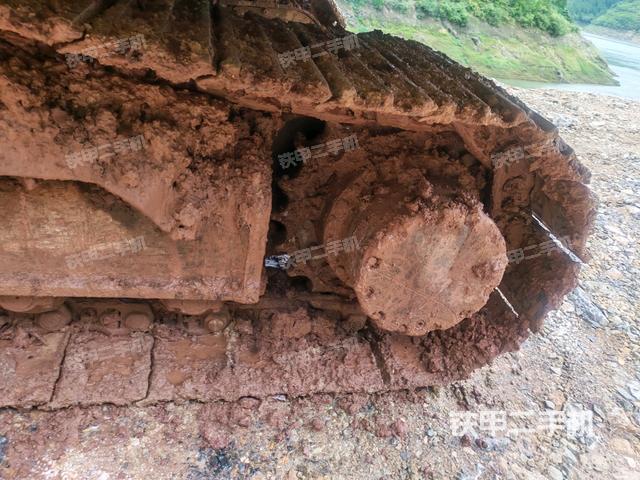 右驱动轮（行走机构）