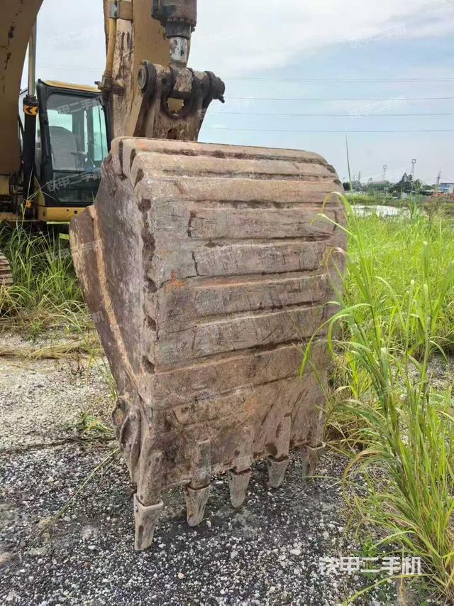 驾驶室整体（整机外观）