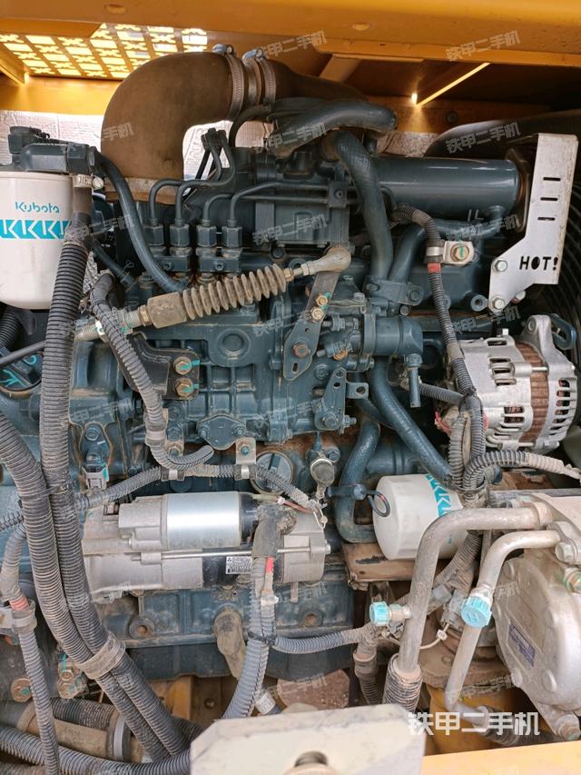 发动机室（上车部件）