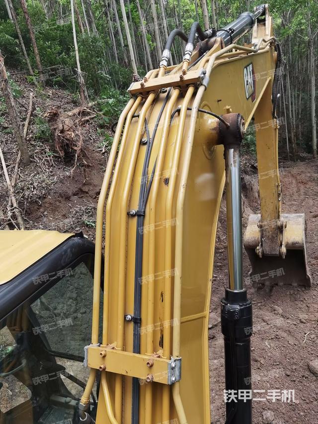 鏟斗右后整體（工作和回轉(zhuǎn)裝置）