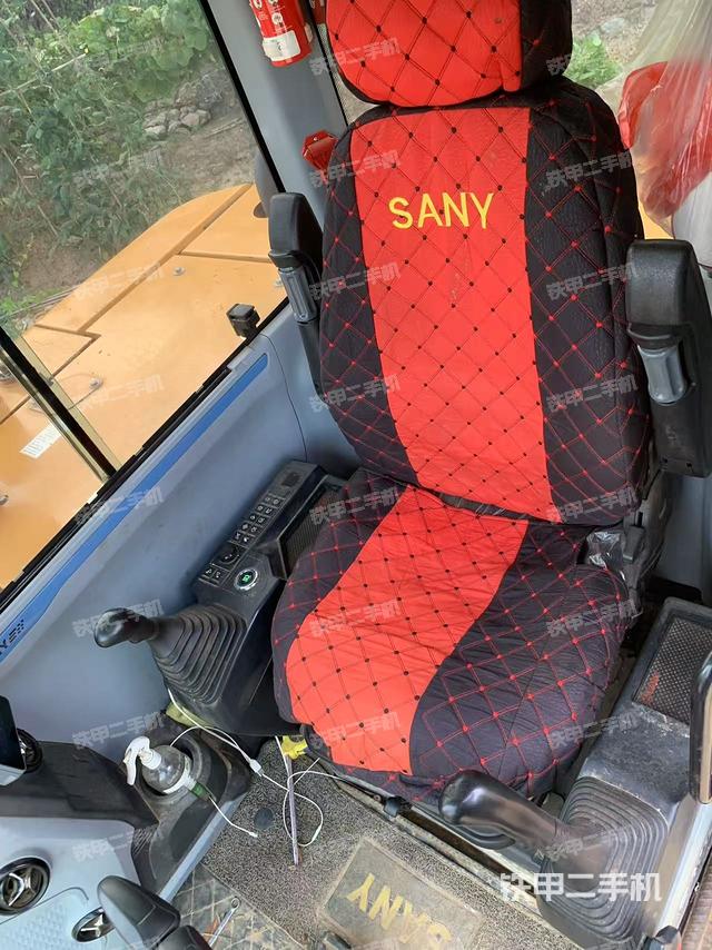 驾驶室整体（整机外观）