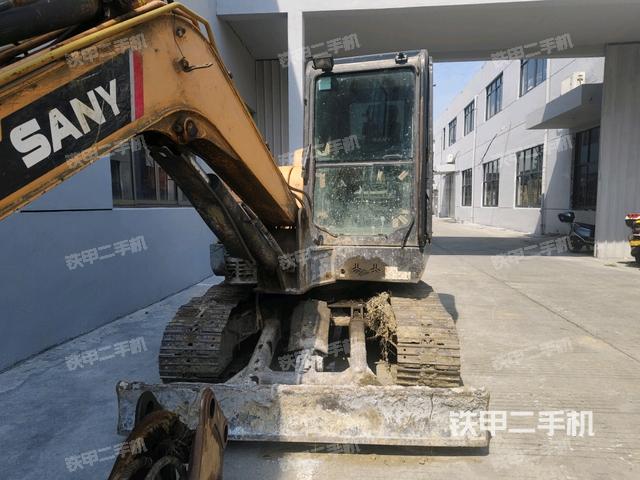 转盘和下车架正前（工作和回转装置）