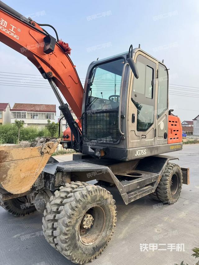 駕駛室整體（整機(jī)外觀）