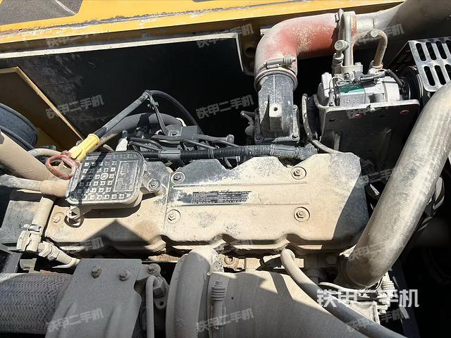 發(fā)動(dòng)機(jī)室（上車(chē)部件）