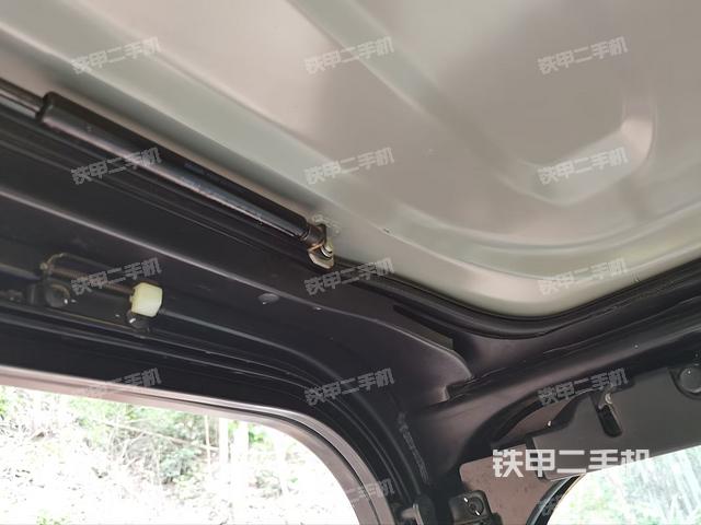 駕駛室左后45度（駕駛室部分）