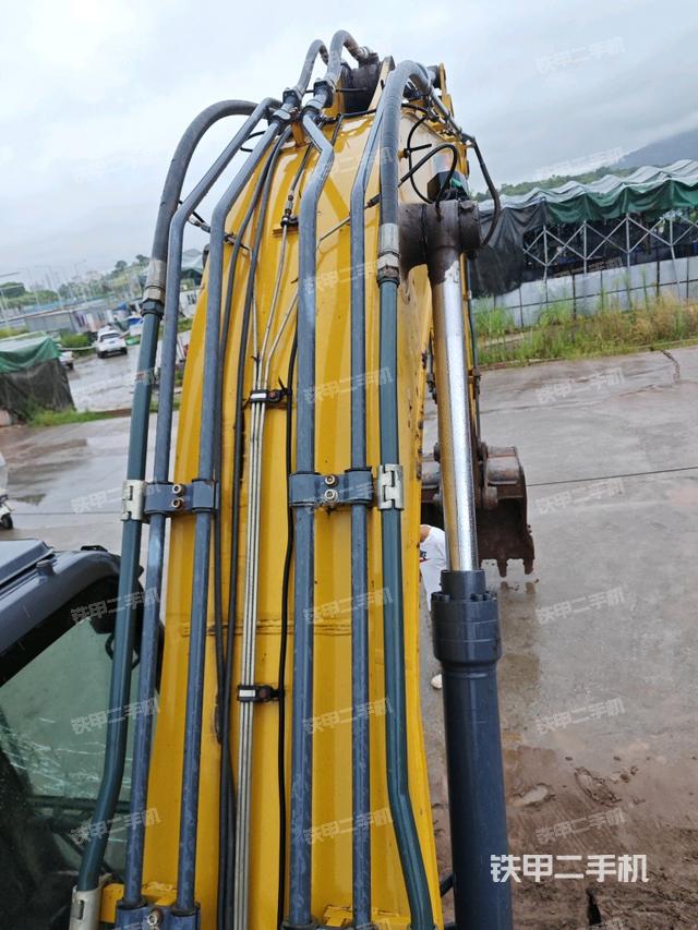 大臂背部俯視（工作和回轉(zhuǎn)裝置）