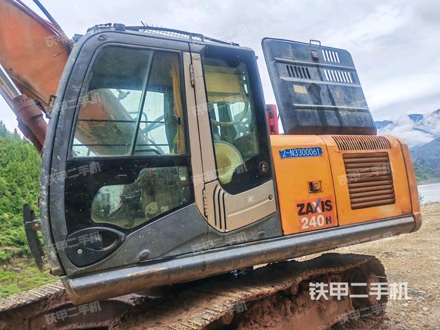 后窗玻璃角标（驾驶室部分）