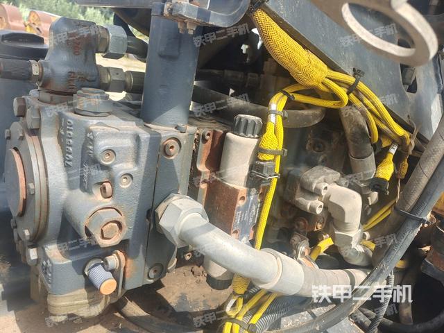 散热器全景（压路机发动机舱）