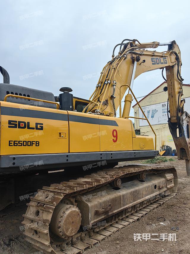 整機右后45°(整機外觀) 整機右后45°(整機外觀)