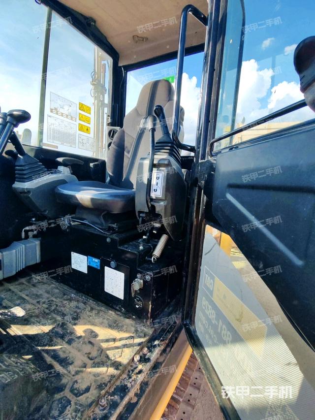 駕駛室整體（整機(jī)外觀）