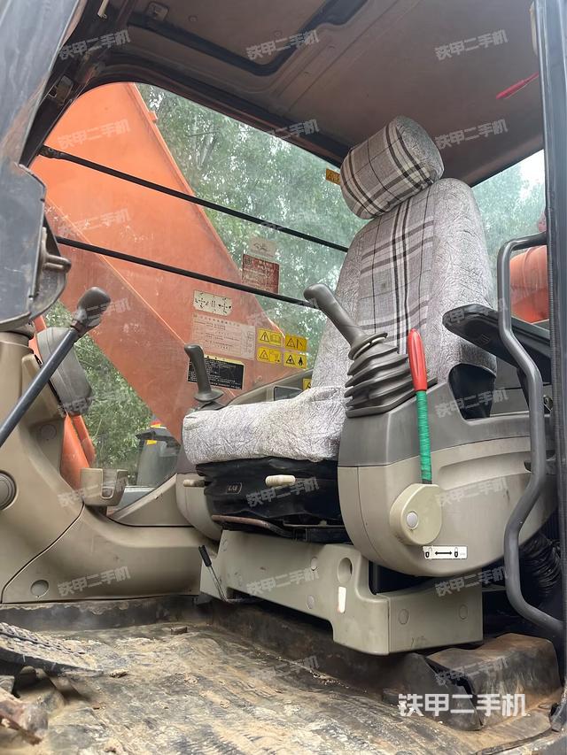 驾驶室整体（整机外观）