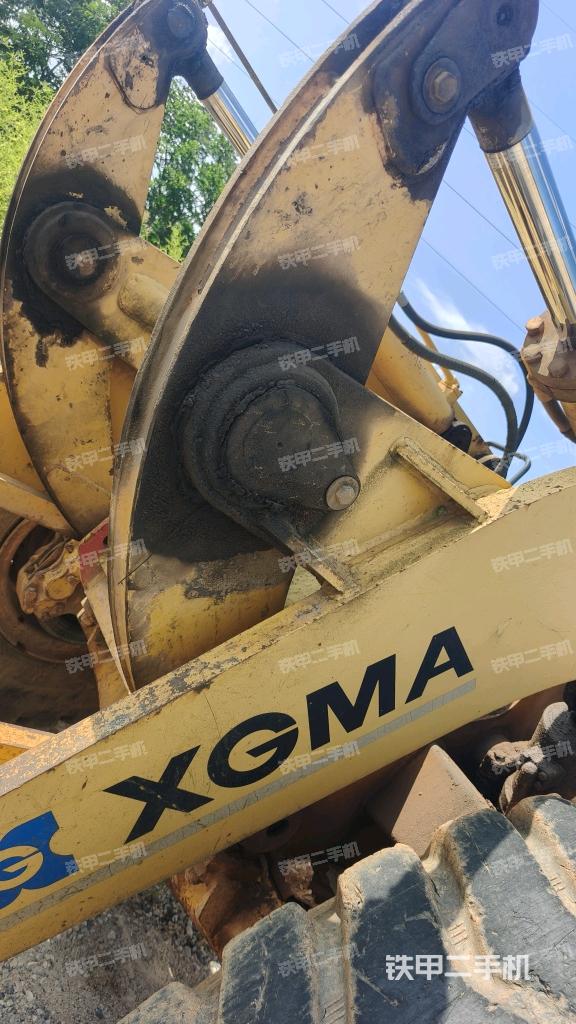 鏟斗油缸側(cè)面（工作裝置）